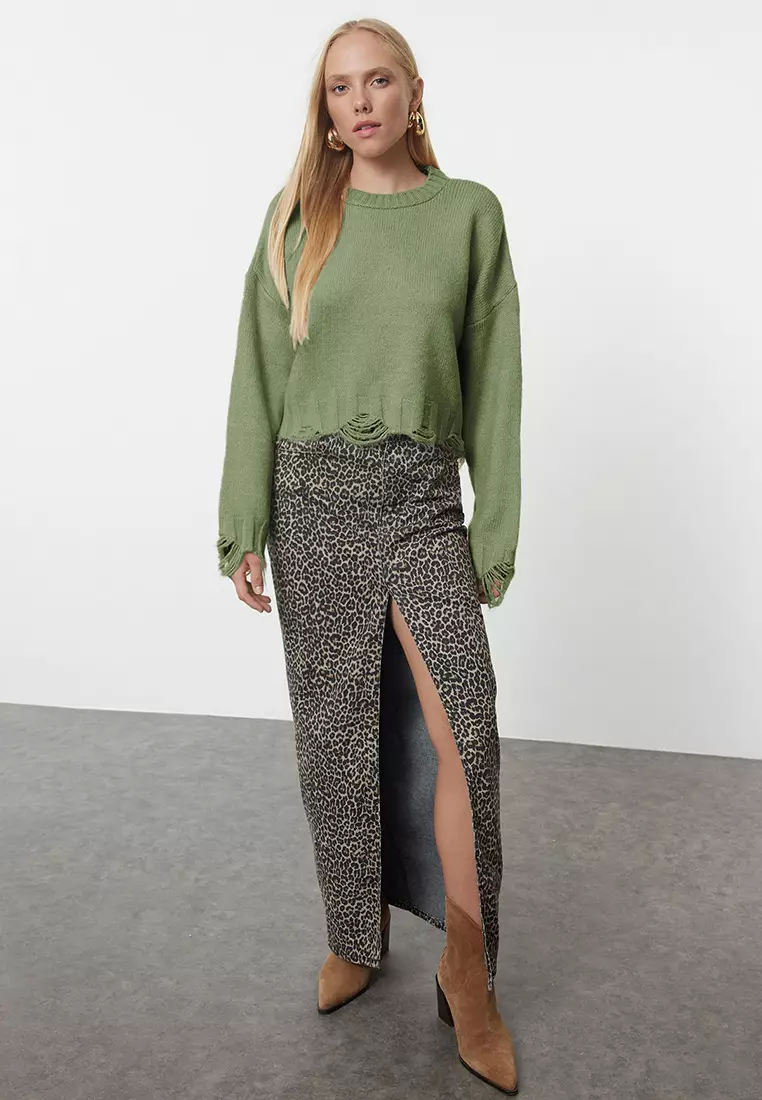 Khaki Crop Super Wide Pattern Soft Texture Knit Sweater TWOAW24KZ00319
