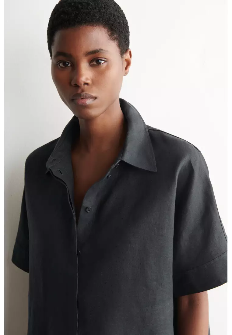 OVERSIZED SHORT-SLEEVED LINEN SHIRT
