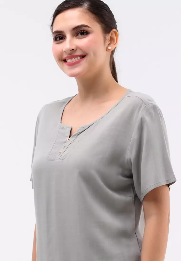 Short Sleeves Round Neck Blouse