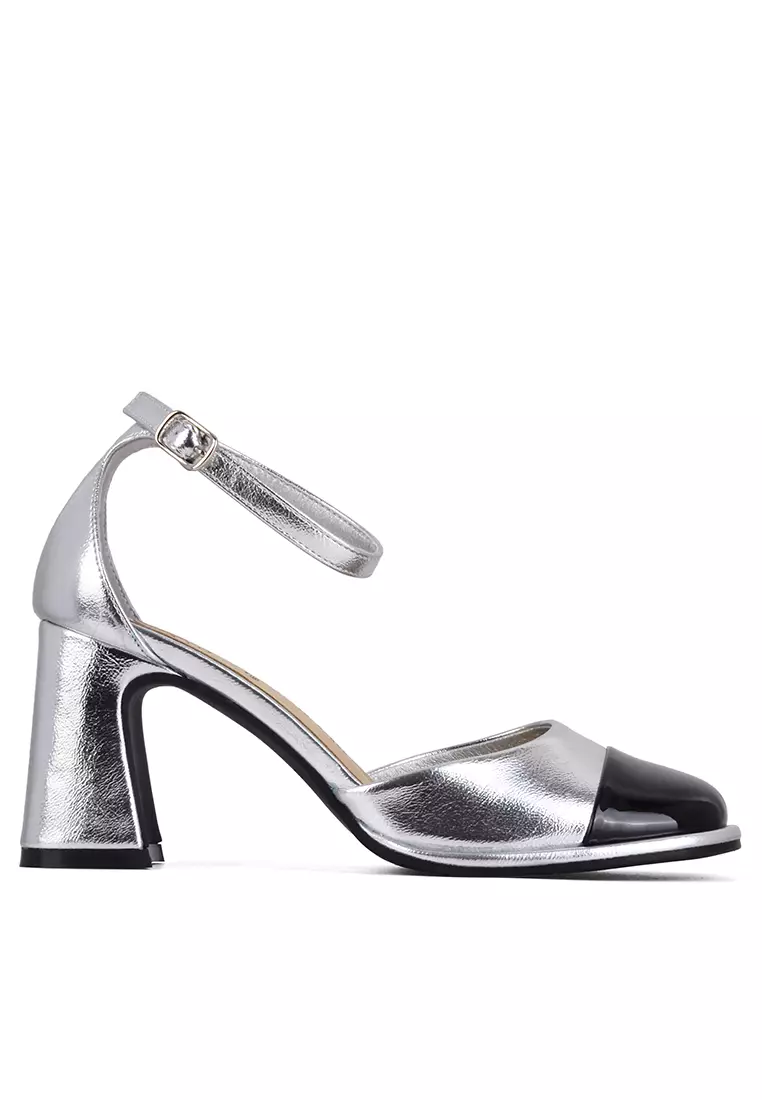 Discount on Twenty Eight Shoes  shoes - SKU: 7.5cm Color Matching Hollowed Mary Jane Shoes Xj2568-2