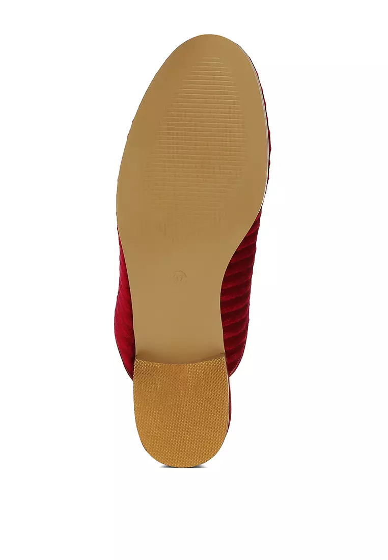 Slip On Mules Bertekstur Beludru Warna Merah