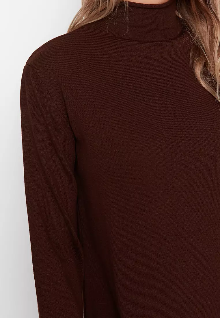 MODEST Turtleneck Sweater Dress