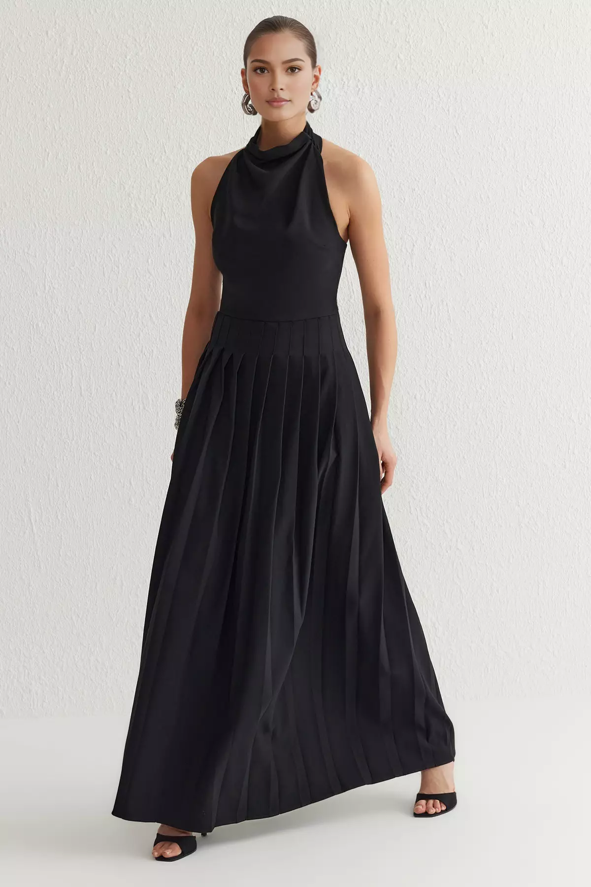 Black Crepe Woven Pleated Elegant Evening Dress