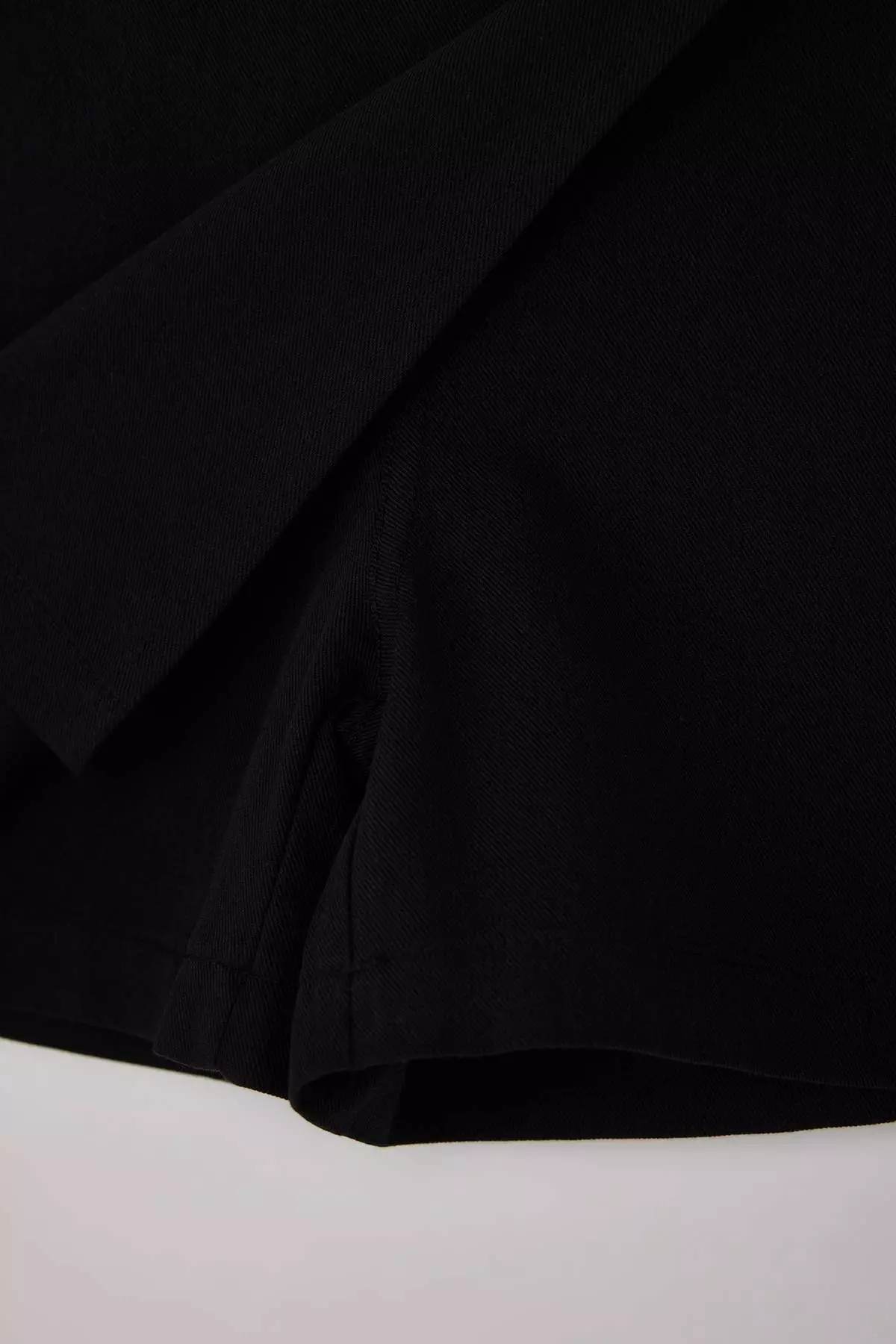 Black Girls Cotton Regular/Regular Fit School Skirt With Knitted Shorts Tkdaw25Et00001