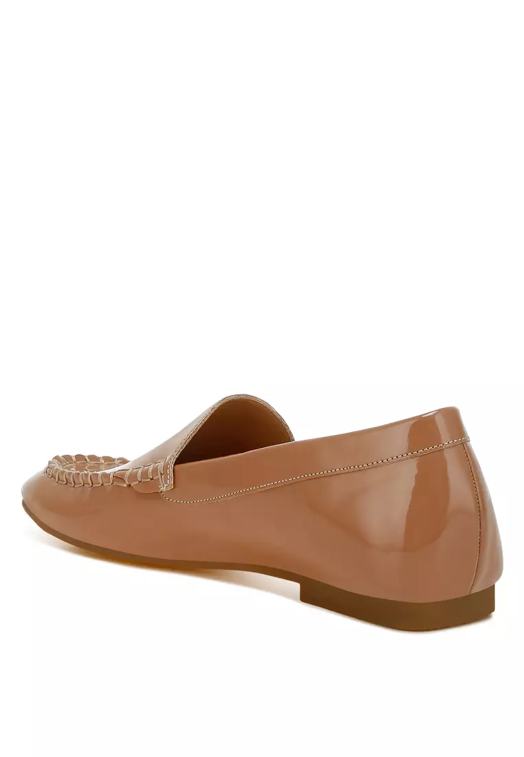 Sepatu Pantofel Kulit Imitasi Paten Warna Beige