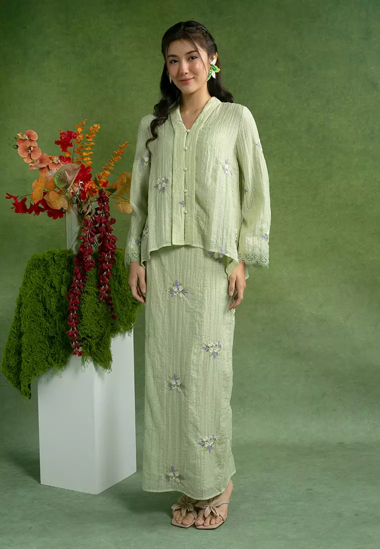 Iyana Handkerchief Kebaya Set