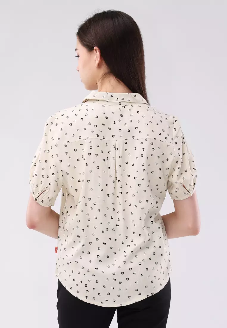 Short Sleeves W/ Collar Blouse