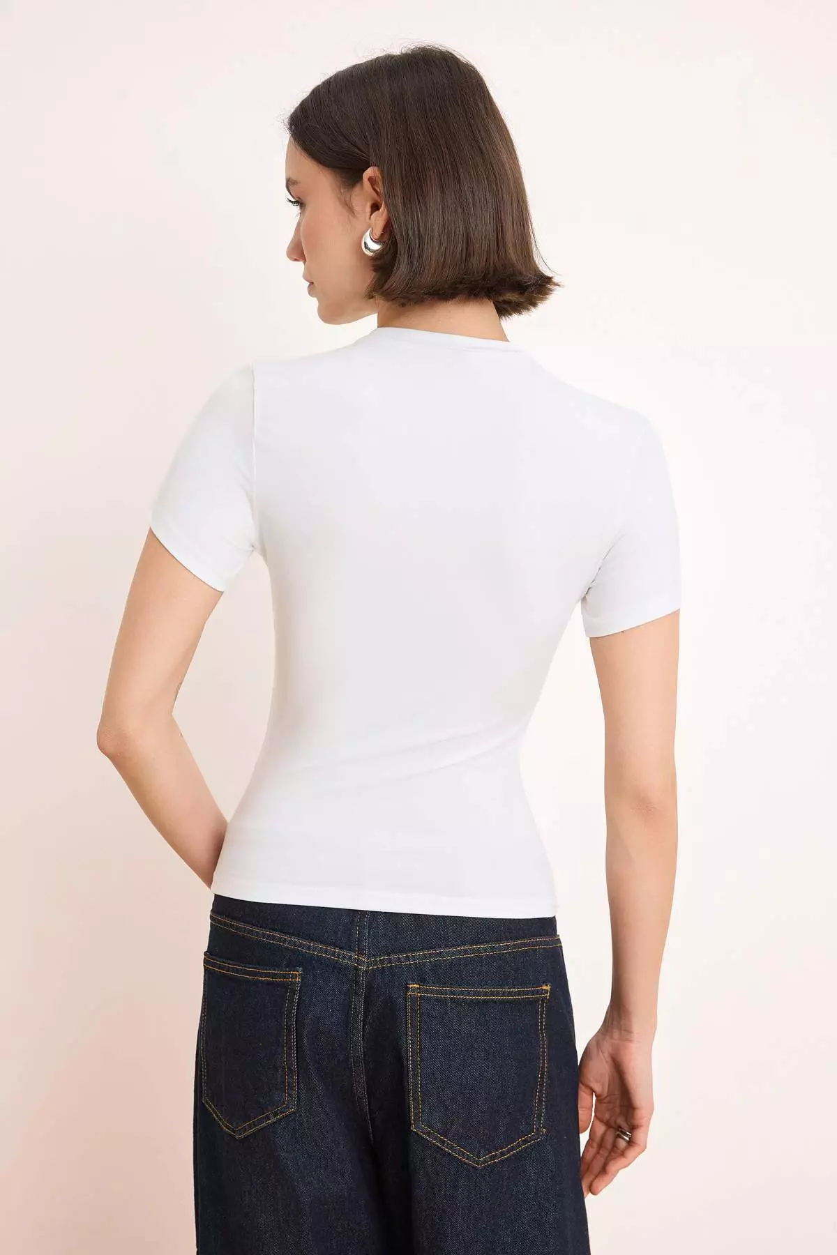 Ecru Plain Fitted Crew Neck Standard Sleeve Short Polyamide Knitted T-Shirt Twoss26Ts151