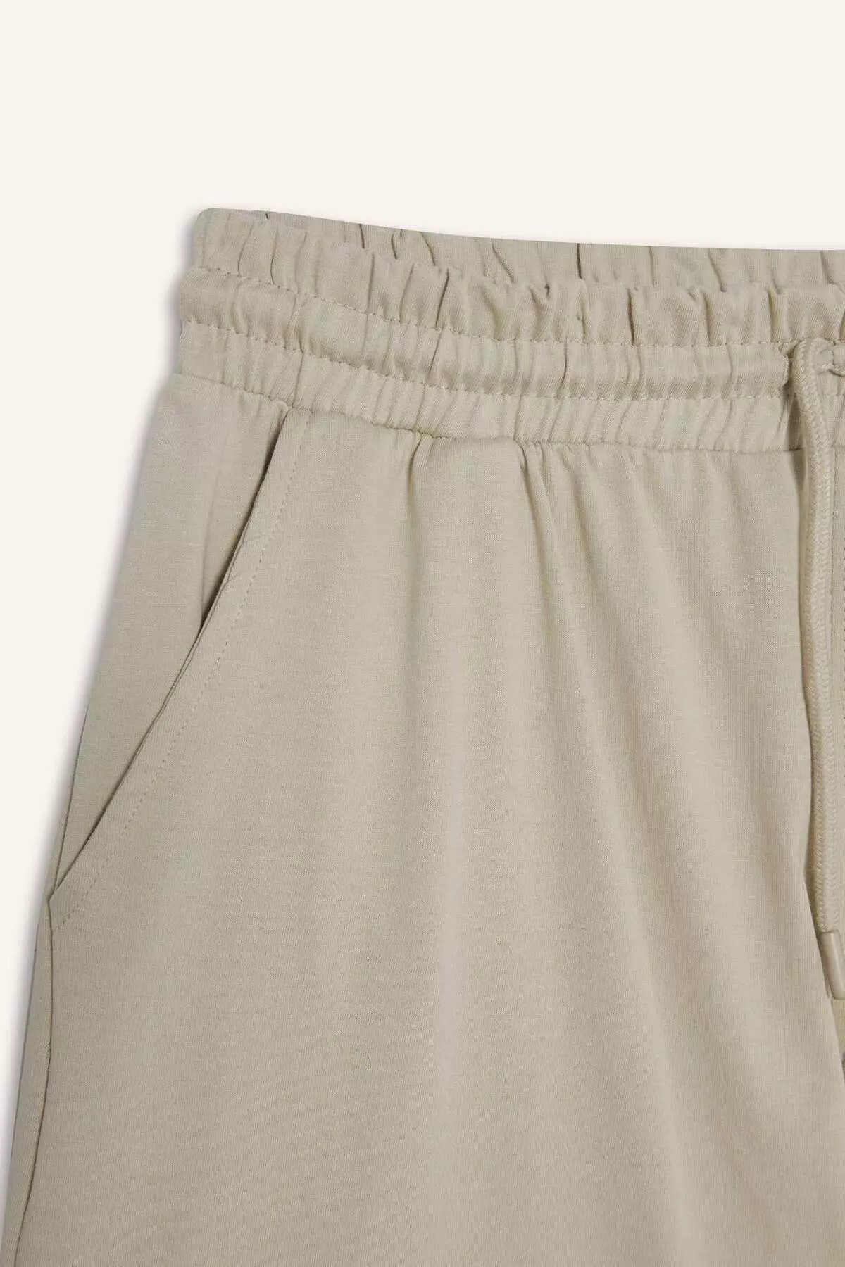 Slim Fit Tight Fit Pocket Cotton Basic Plain Bermuda Shorts W1105Az25Sp