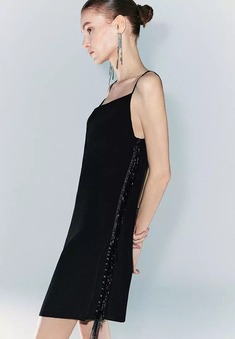 UR秋季新款女装时尚魅力氛围感流苏吊带连衣裙UWG740158