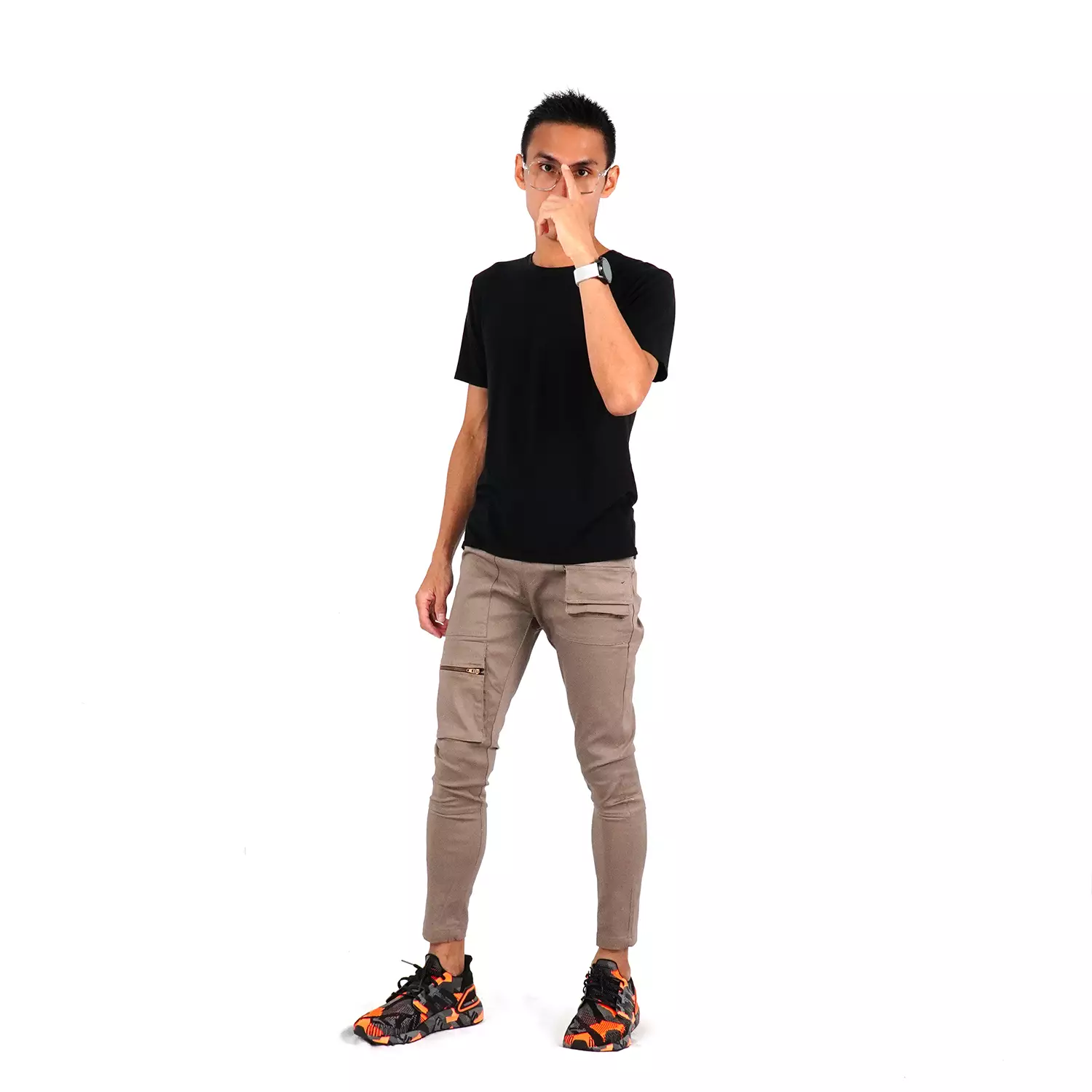 Mehmonxonada yashirin kamerali jinsiy aloqa