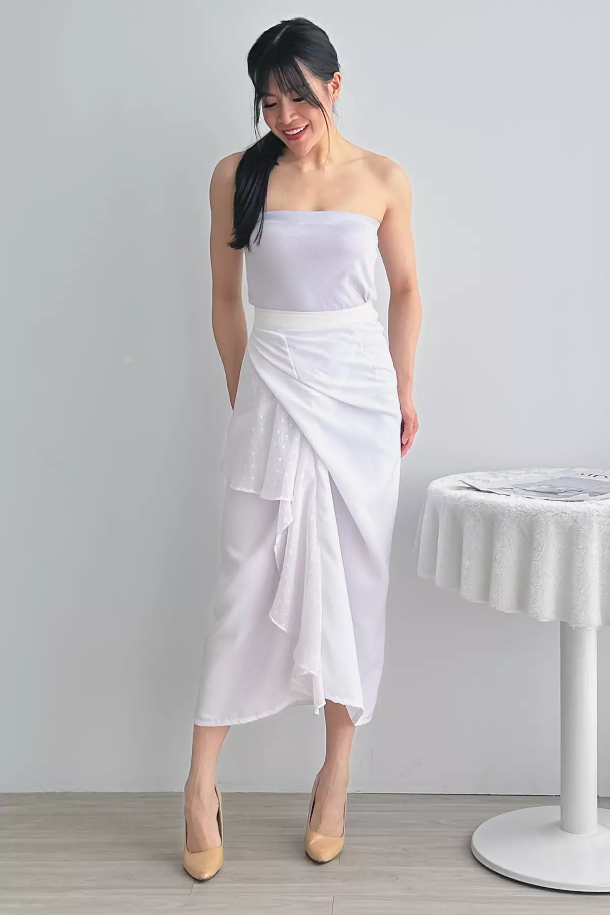 Andhika Frills Putih Sarong Rok Lilit Batik