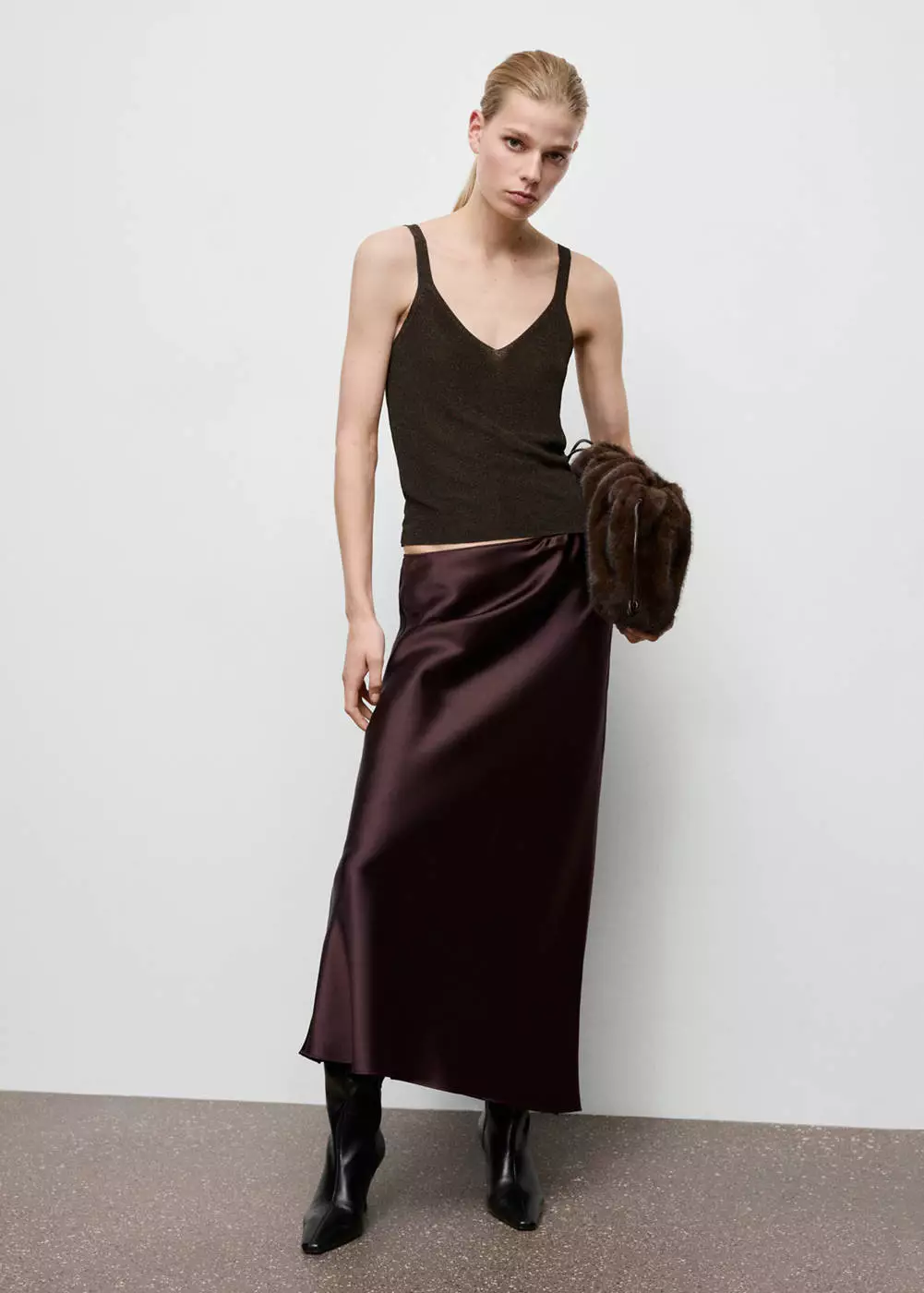 Atasan rajut lurex kerah V