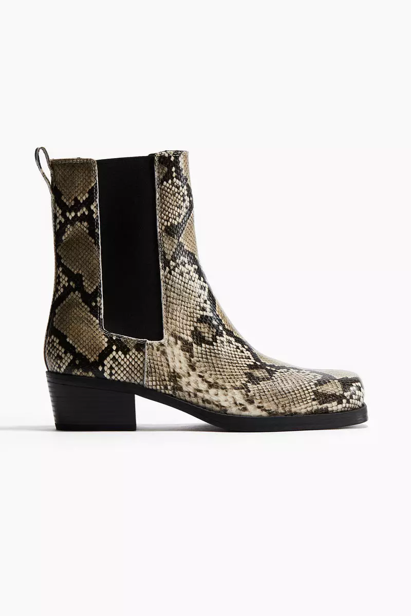 Square-toe Chelsea boots