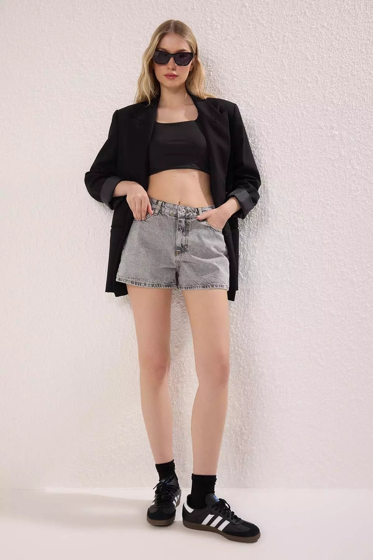 Grey High Waist City Boy Denim Shorts TWOSS23SR00199