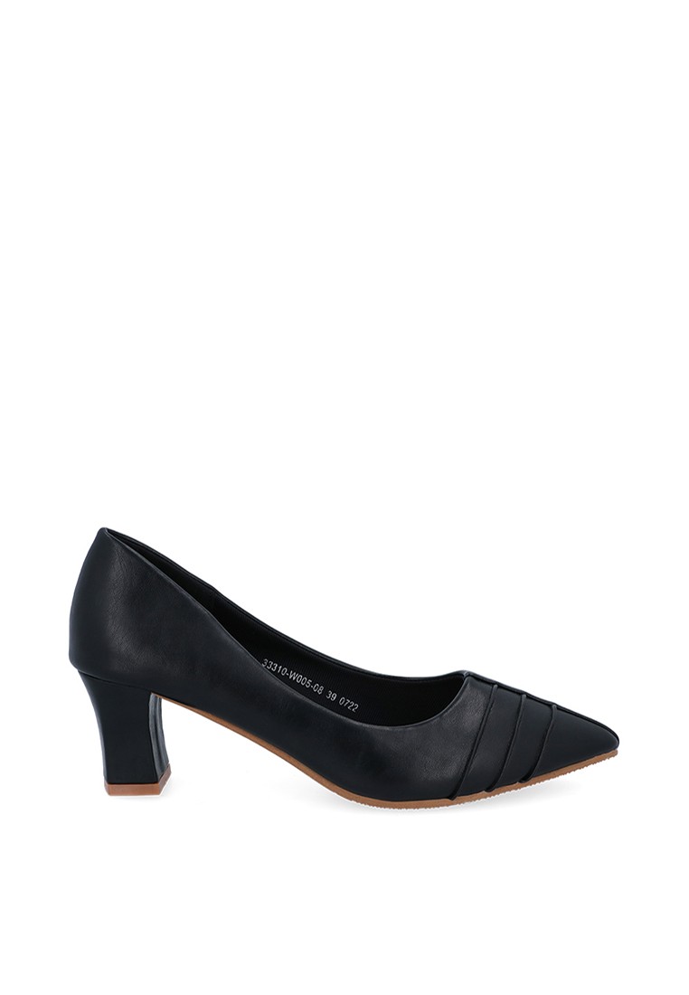 Black Beauty & Business Pumps
