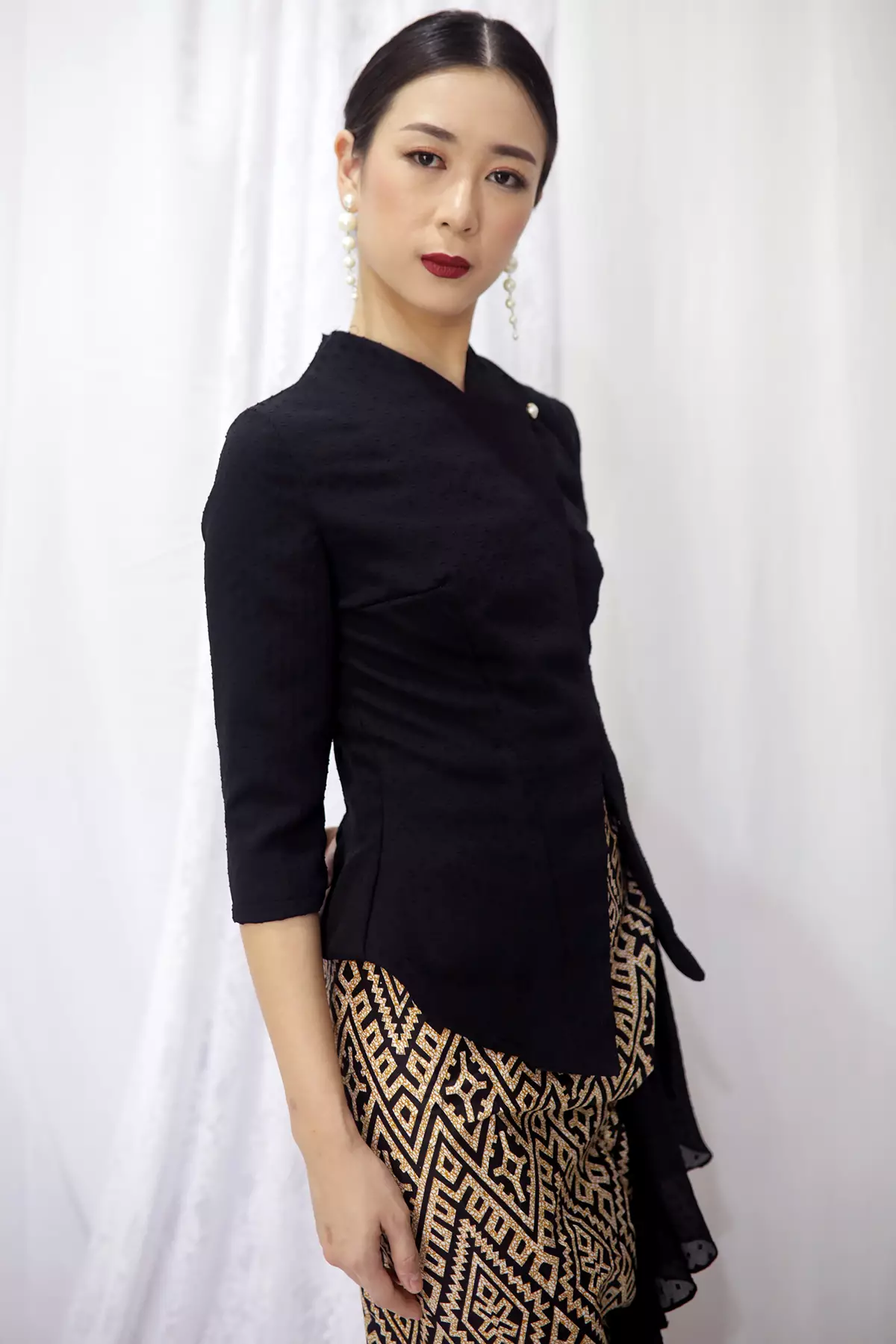 Mahadevi Rubiah Hitam Kebaya Janggan