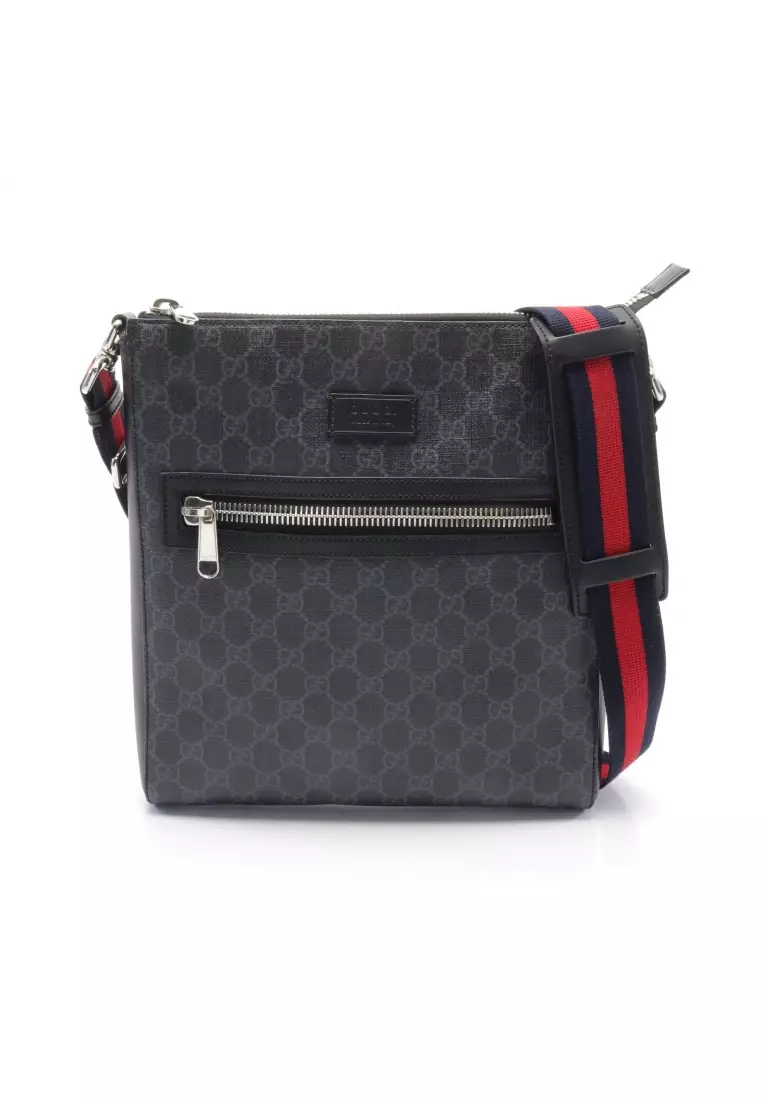 Gucci black 2025 tiger messenger bag