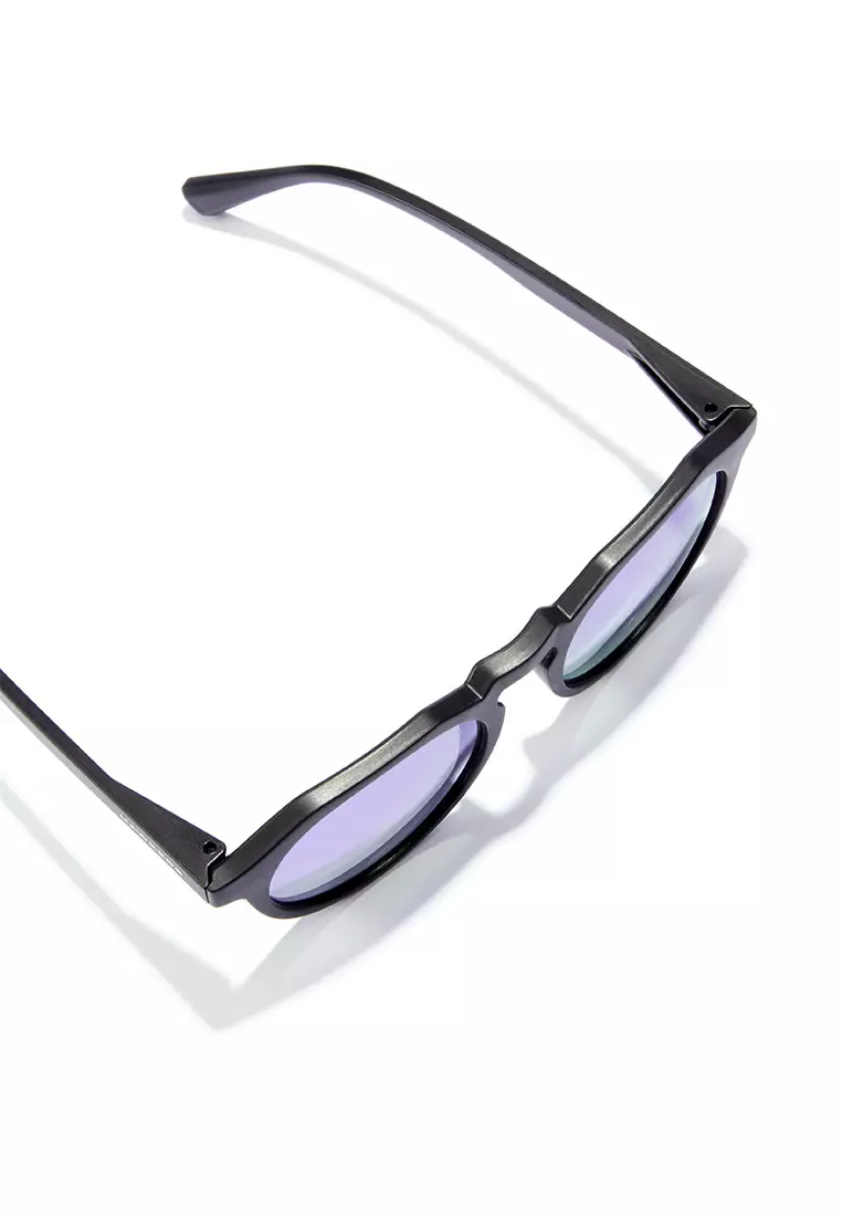 HAWKERS POLARIZED Black Sky WARWICK RAW. Sunglasses for Men and Women, Unisex. UV400 protection. Official product designed and made in Spain. HWRA21BLTP