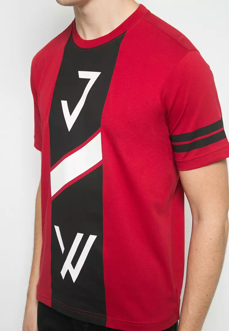 Johnwin - Slim Fit - Kaos Casual - Kaos Pria - Motif Sablon JW - Merah