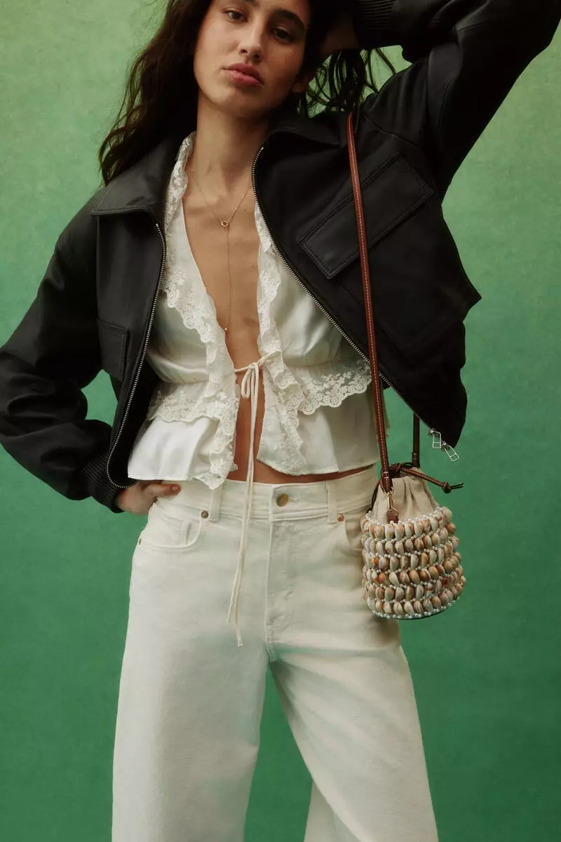 Wide High Waist Ankle Jeans