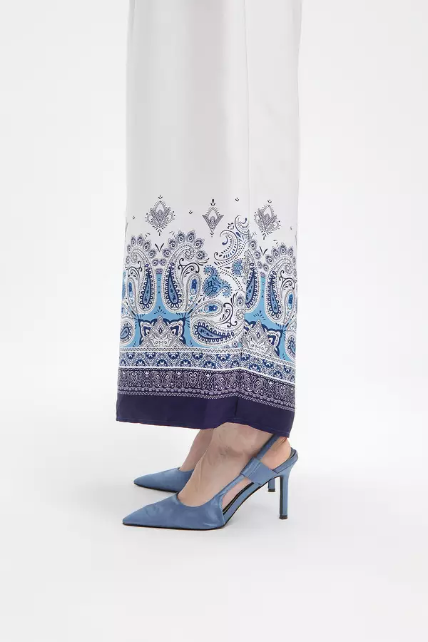 MINIMAL - Rysha - Kulot Lebar Motif Paisley - White Colour White