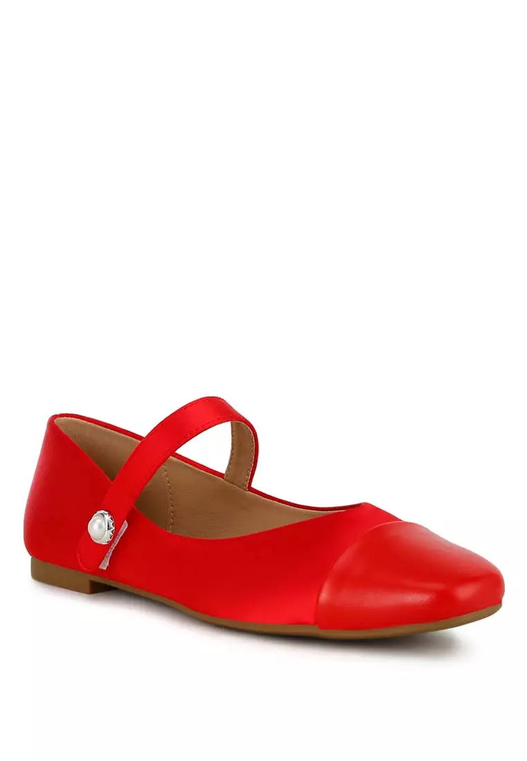 Sepatu Mary Jane Satin Ujung Paten Merah