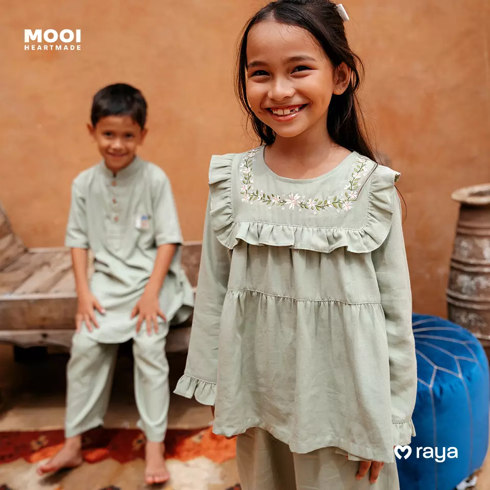 Mooi Setelan Anak Perempuan Raya Collection Sabiyah Tunic Set - White