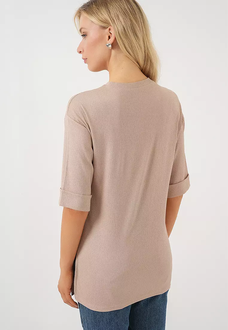 4332 Knitted T-Shirt With Side Slits - Biscuit
