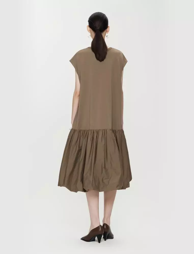 sleeveless dress