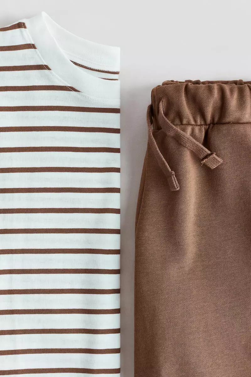 2-piece T-shirt and shorts set
