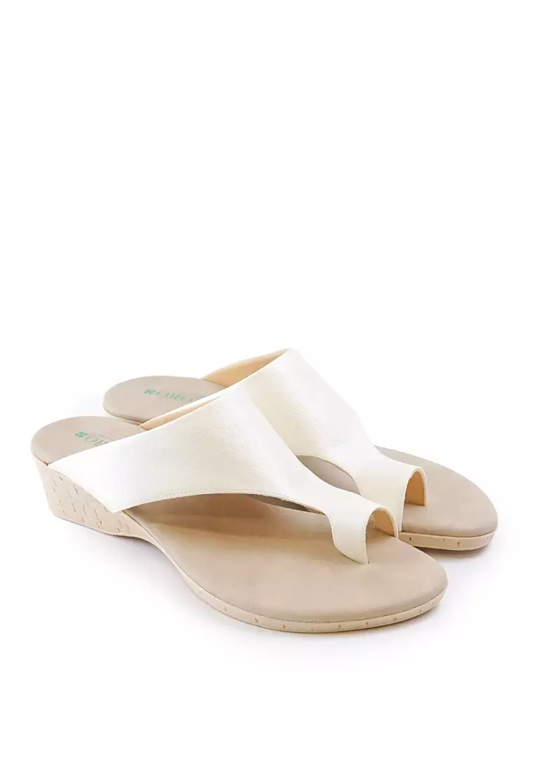Buy COCORO COCORO No.1744 Thong Wedge Sandal 2024 Online ZALORA