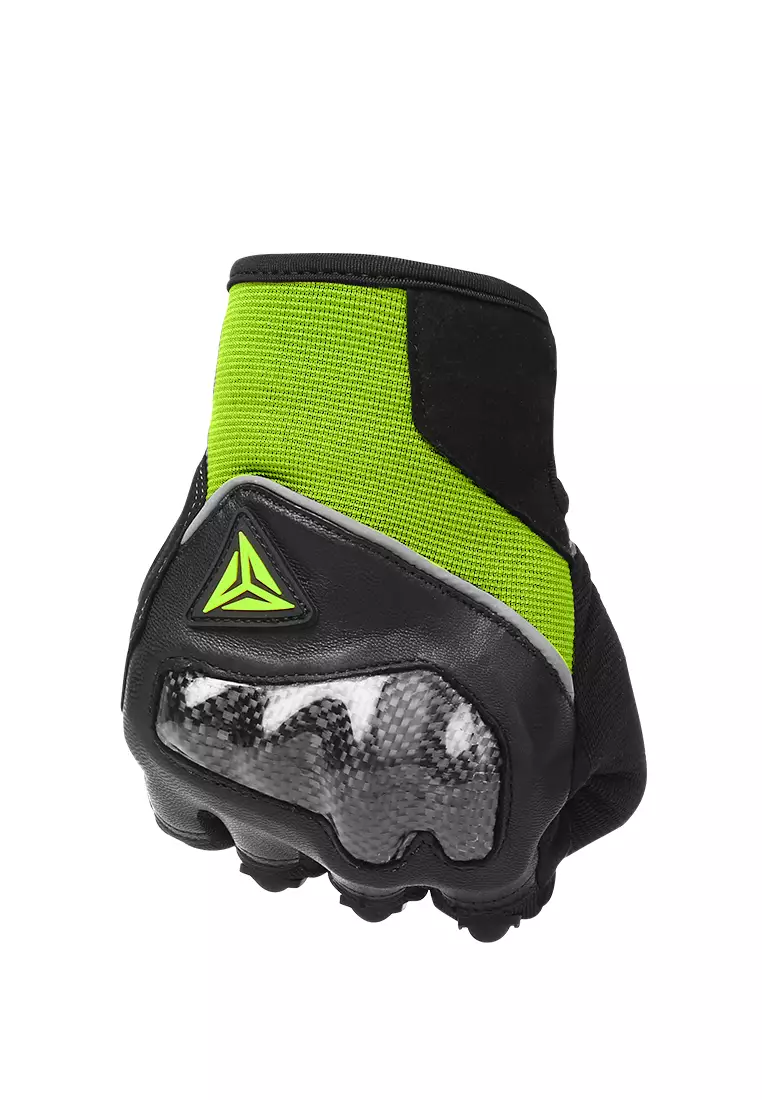 🔥🏈 on Instagram: Speed Flex ✓ Arm Sleeve ✓ Green Gloves ✓ Leg Sleeves ✓  Cleat Spat ✓ Green Gloves ✓ Field Drip ✓ #fielddrip