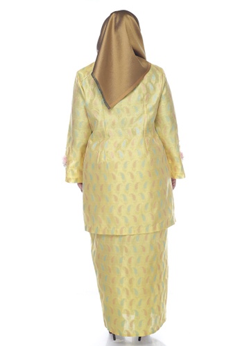 Buy Nayli Plus Size Yellow Kebaya Labuh from Nayli in Yellow and Gold only 399