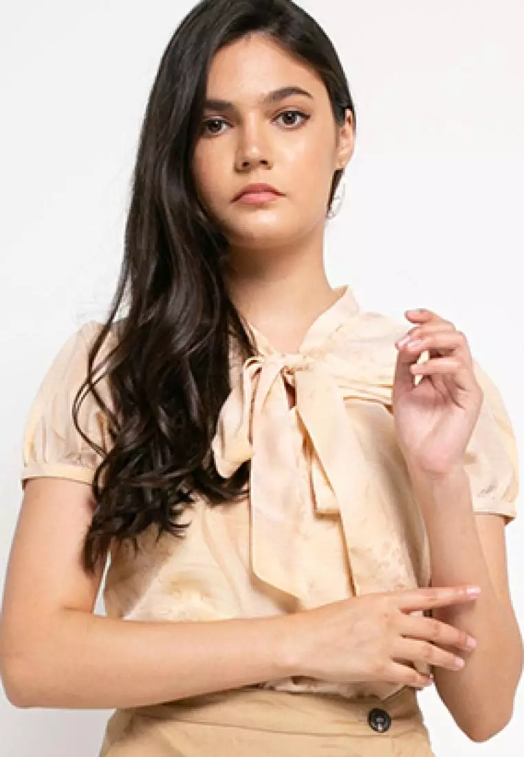 Sophistix Angie Blouse in Beige Print