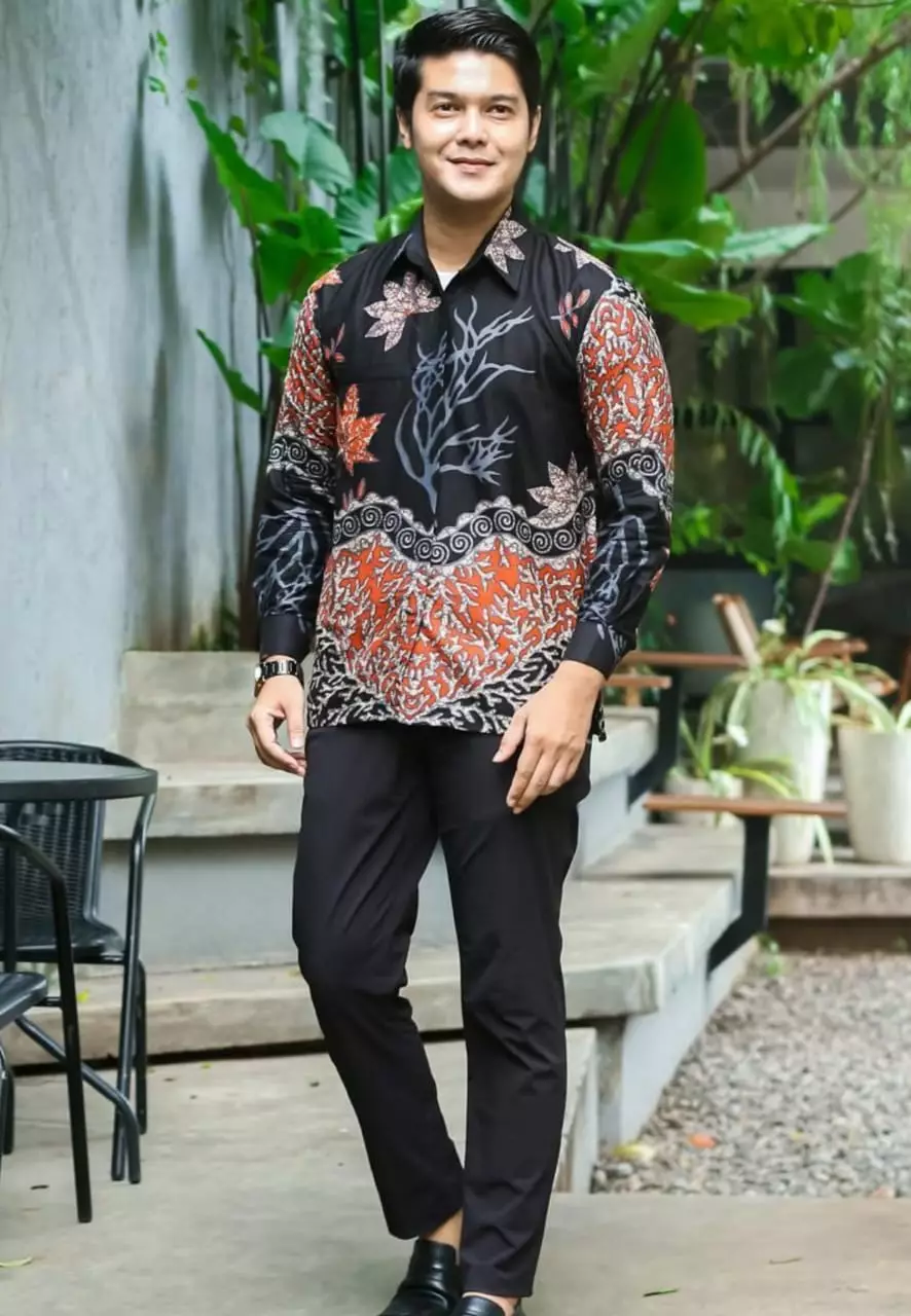 Akarada Hitam Kemeja Batik Pria Premium Slimfit Modern Lengan Panjang ALN