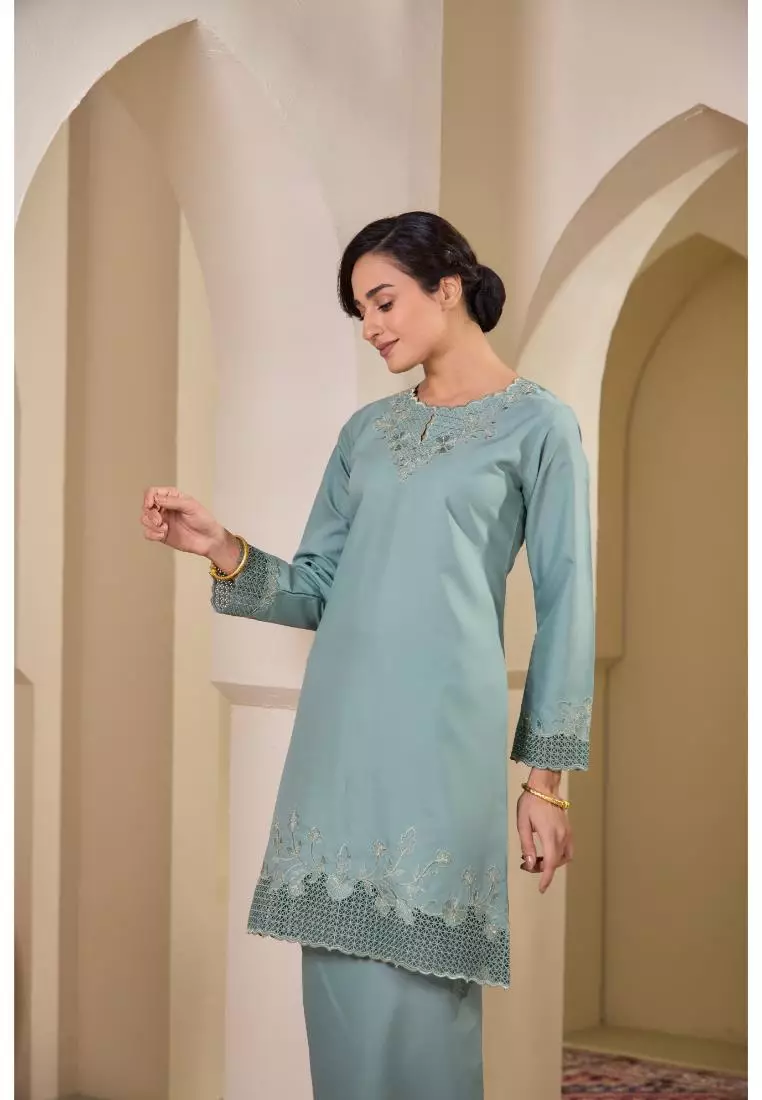 Kurung Moden Sulam Maleeka