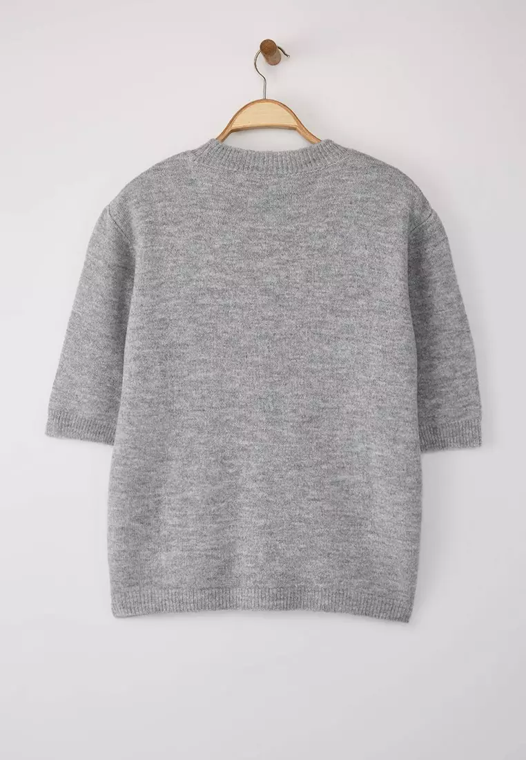 Gray Heart Embroidered Thin Knitwear Sweater Tbbaw26An00007
