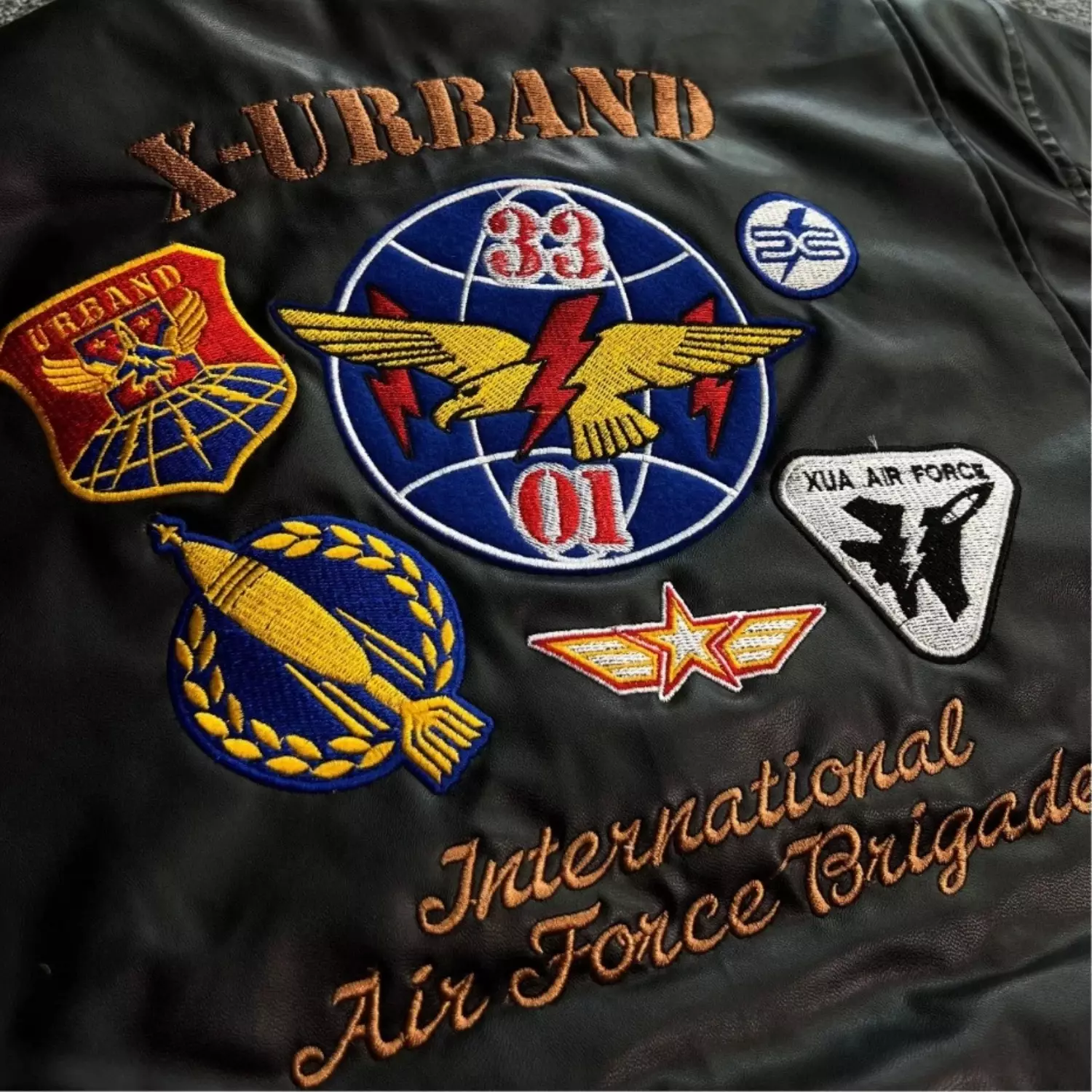 Jaket Bomber Kulit Sintetis