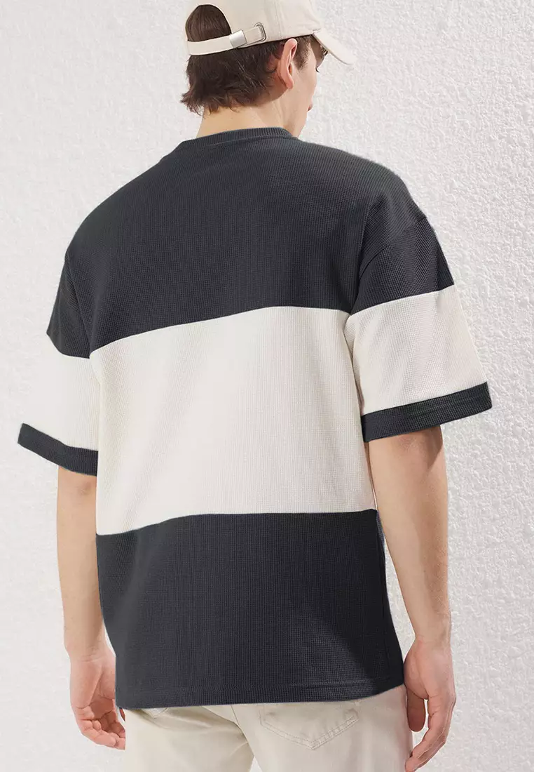 Oversize/Wide Cut Color Block Textured T-Shirt