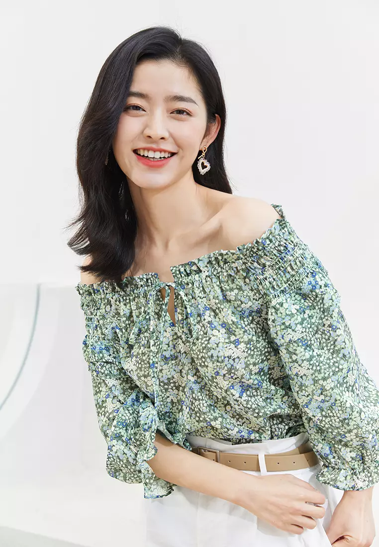 Elastic Round Neck and Sleeveless Floral Blouse