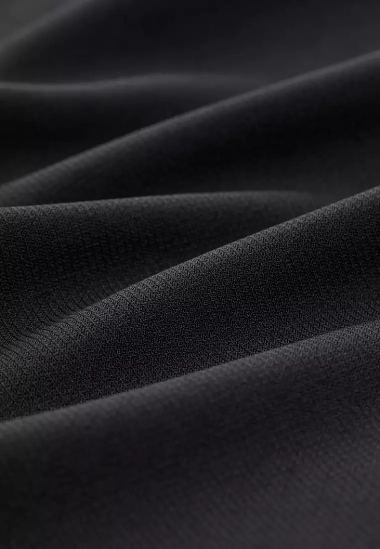 黑色不對稱連肩袖上著