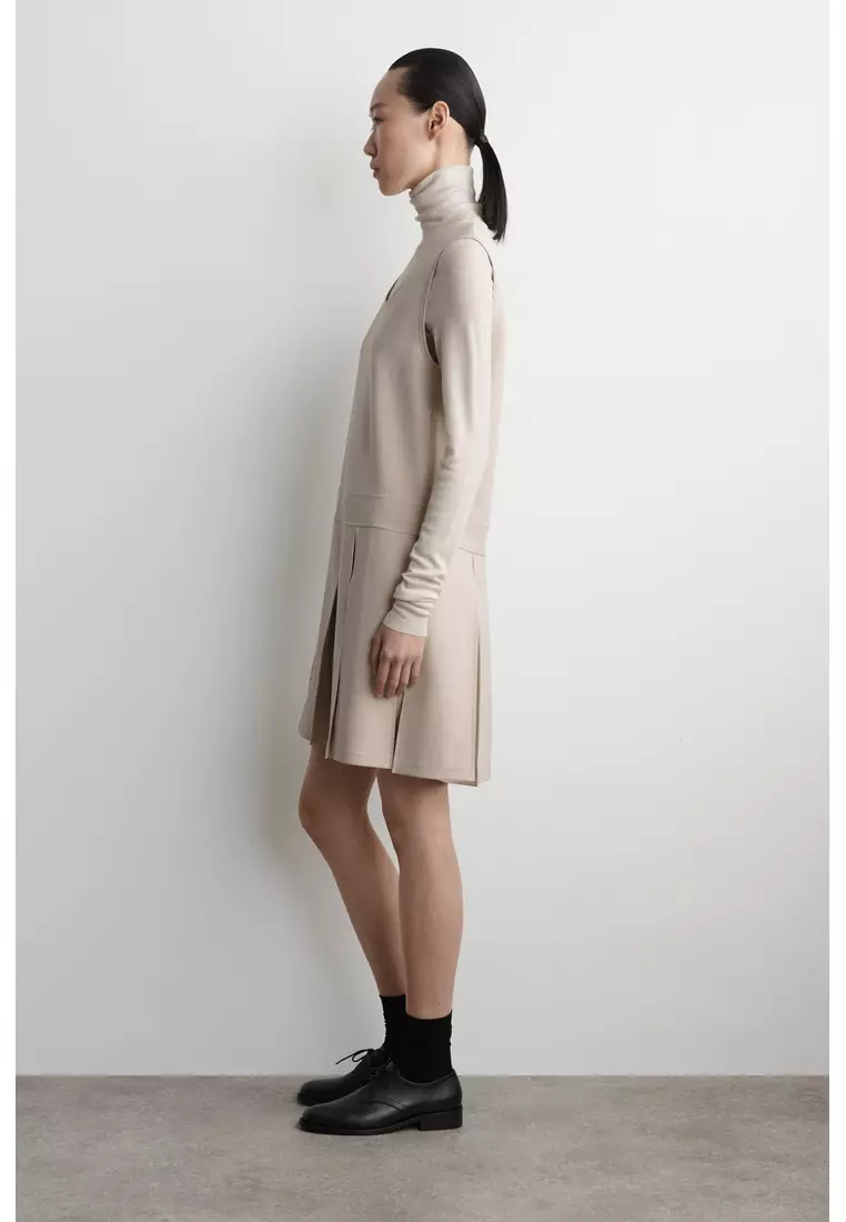 SLEEVELESS PLEATED MIDI DRESS