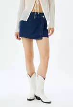 深靛藍色