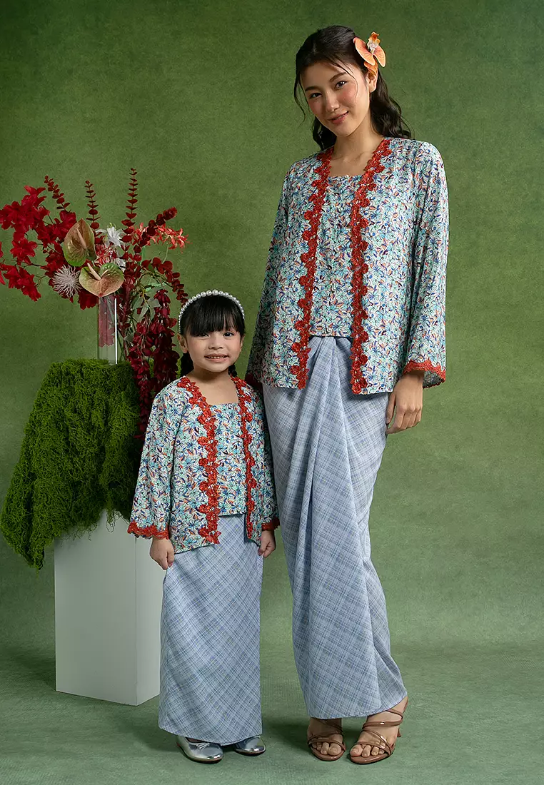 Eryna Kebaya with Pareo Skirt Set