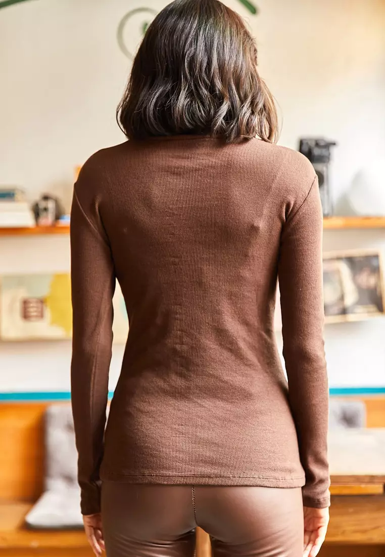 Zippered Turtleneck Lycra Top