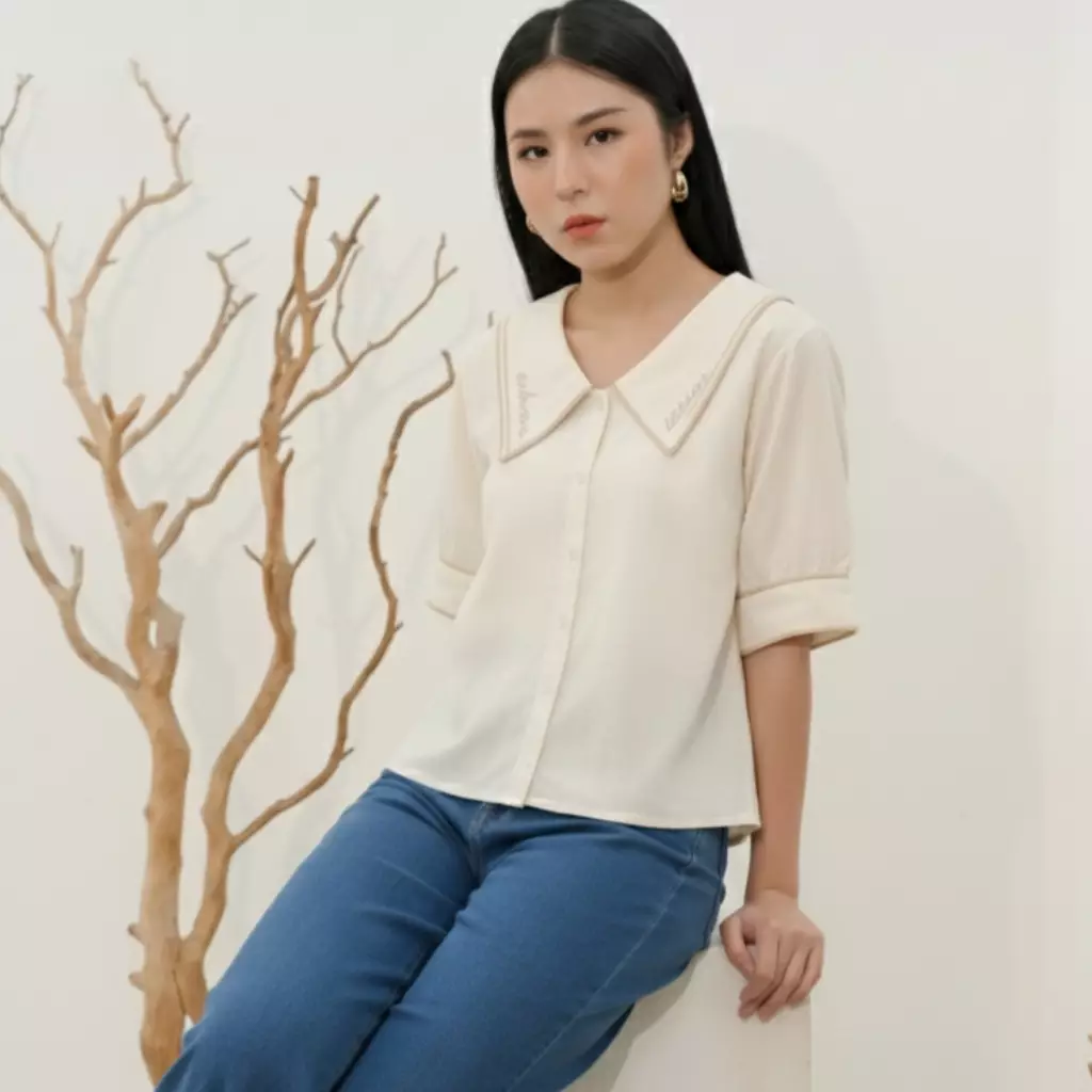Lucy Short Shirt with Puff Sleeve in Cream