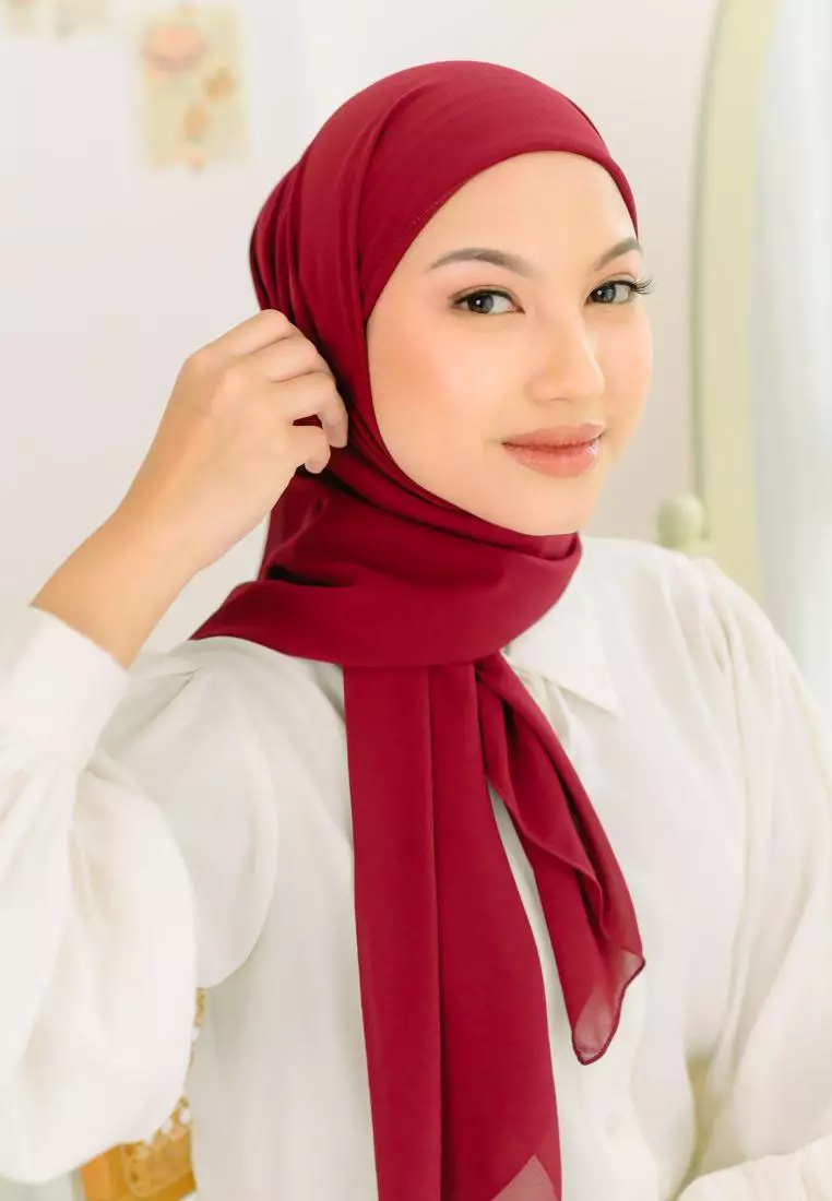 Araa Square Maroon
