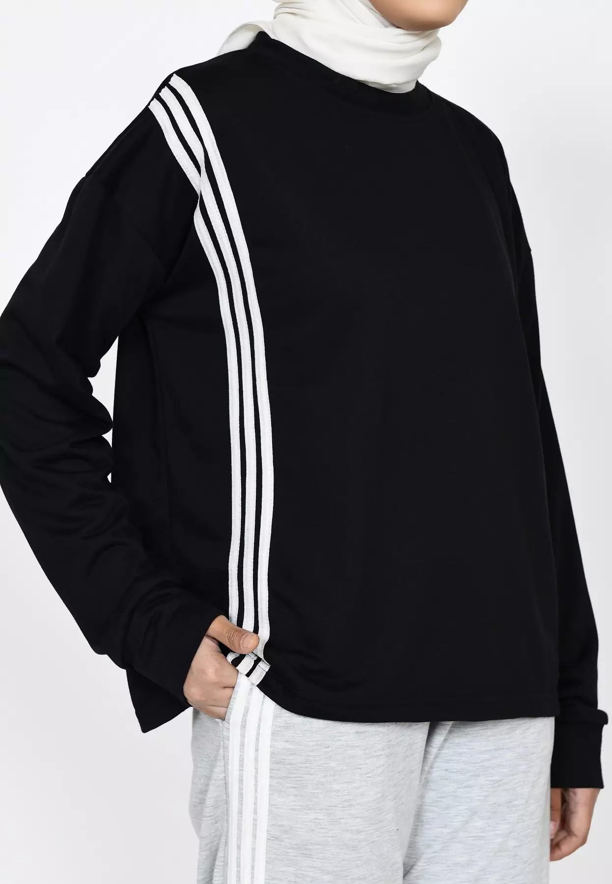 Setelan Training Alena 2