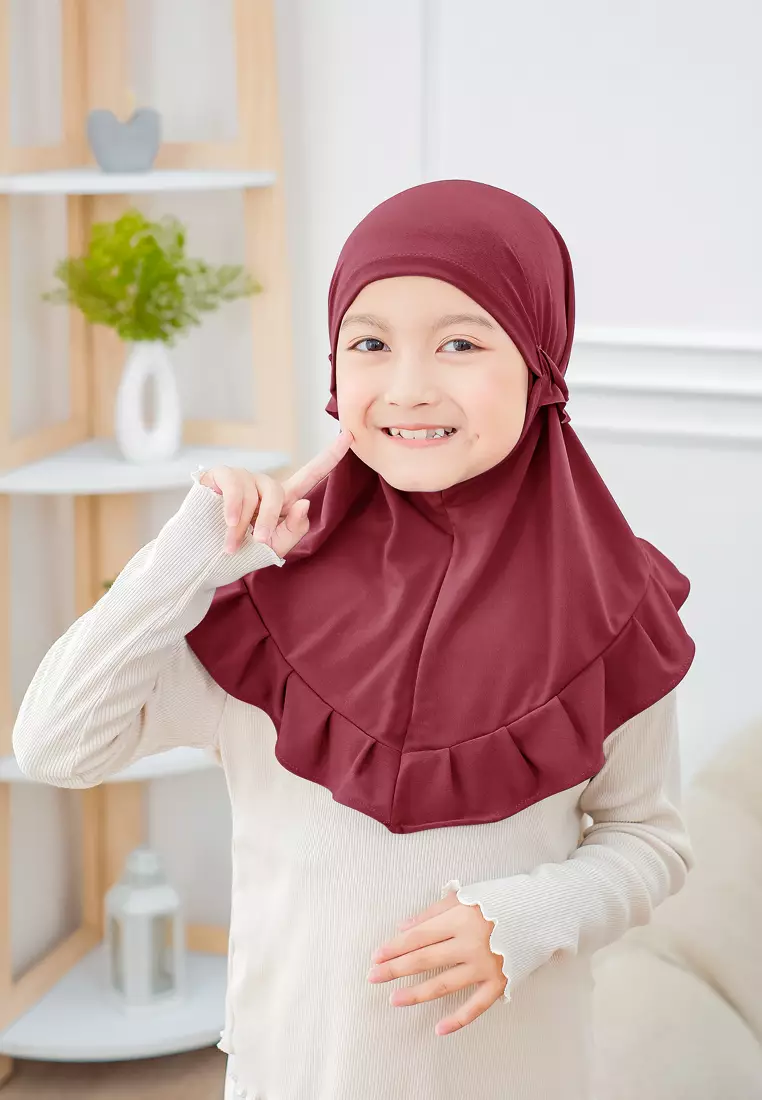 Cotton Bee - Ziva Ruffle Instan | Hijab Instan Anak | Kerudung Jilbab Bergo Tali Anak - Cherry Plum - M